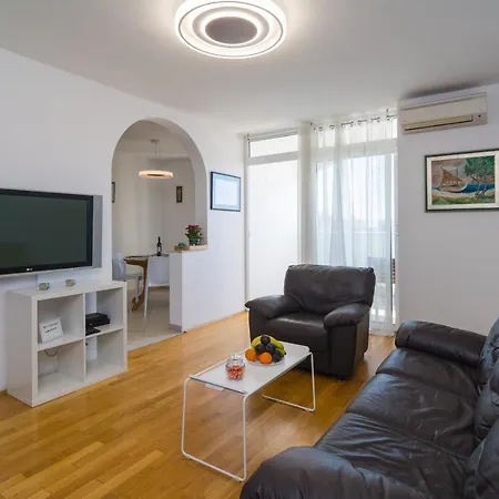 דירה Apartman Leo