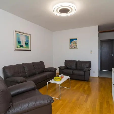 Daire Apartman Leo *